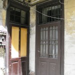 The old entrance door without the fences The old entrance door without the fences